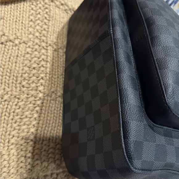 Louis Vuitton Josh Graphite Backpack with Neon Blue Lining - Limited Edition - Picture 4 of 11